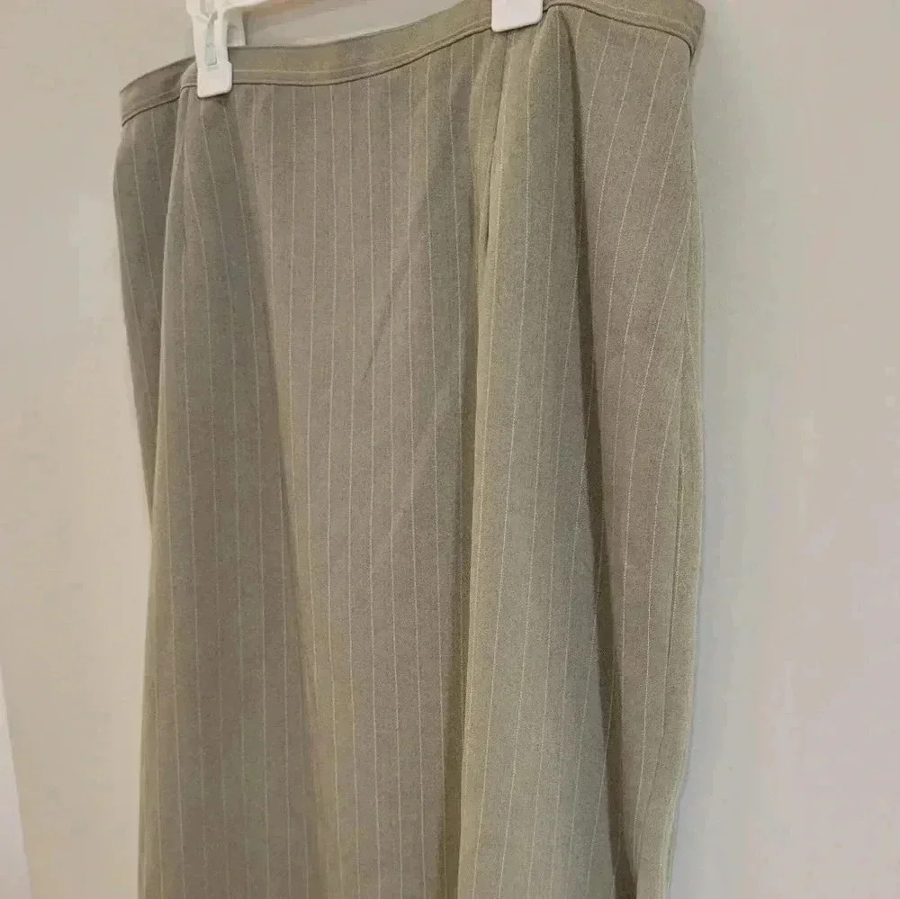 Jessica Beige Pinstripe Pencil Skirt sz 14